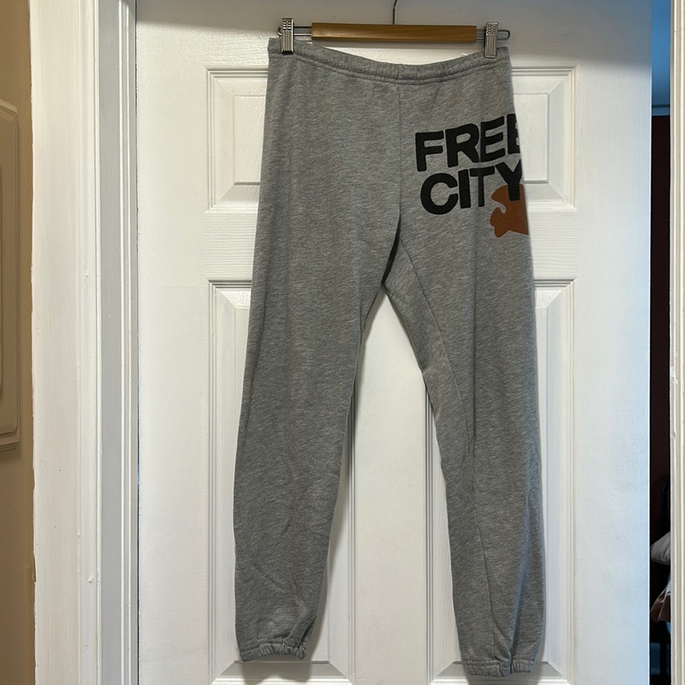 Free city original sweats size small
